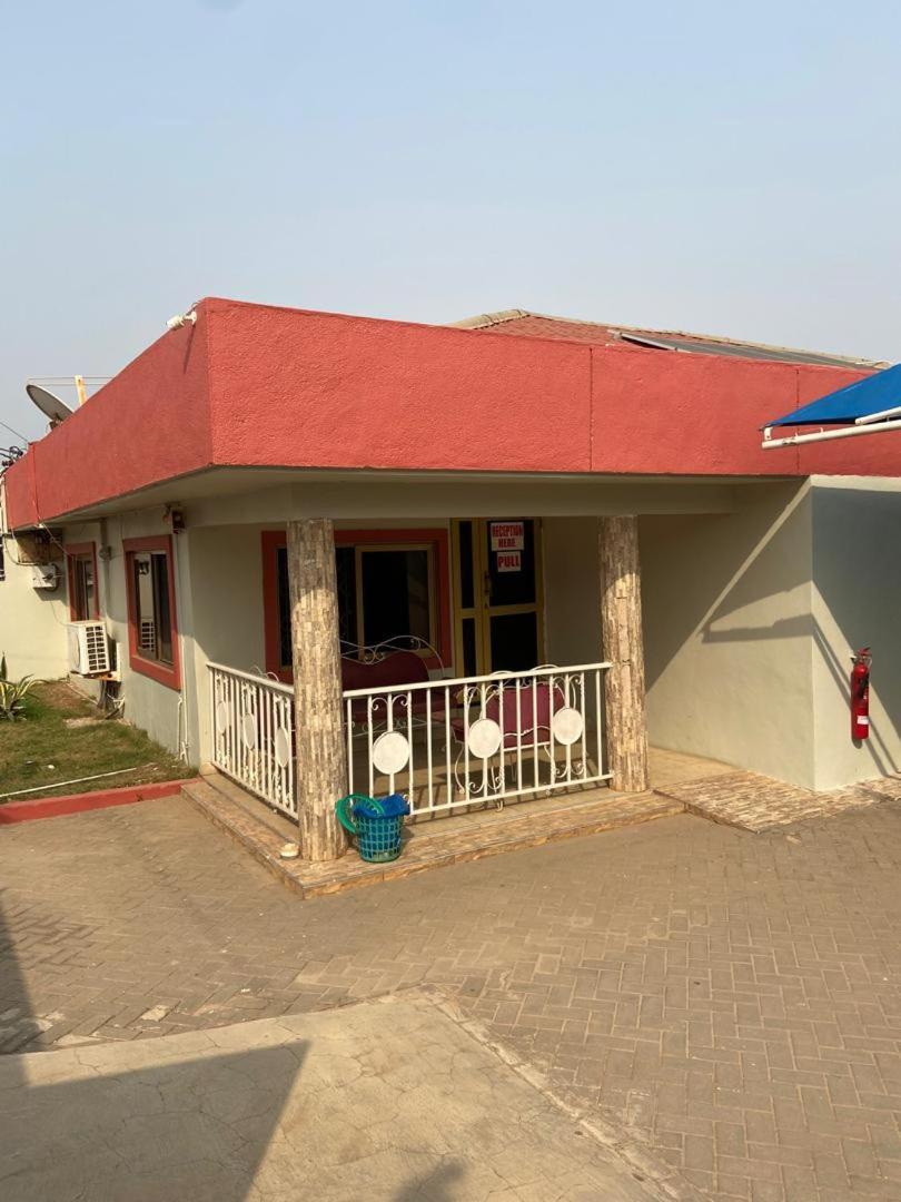 Krysel Guest House Accra Exterior photo